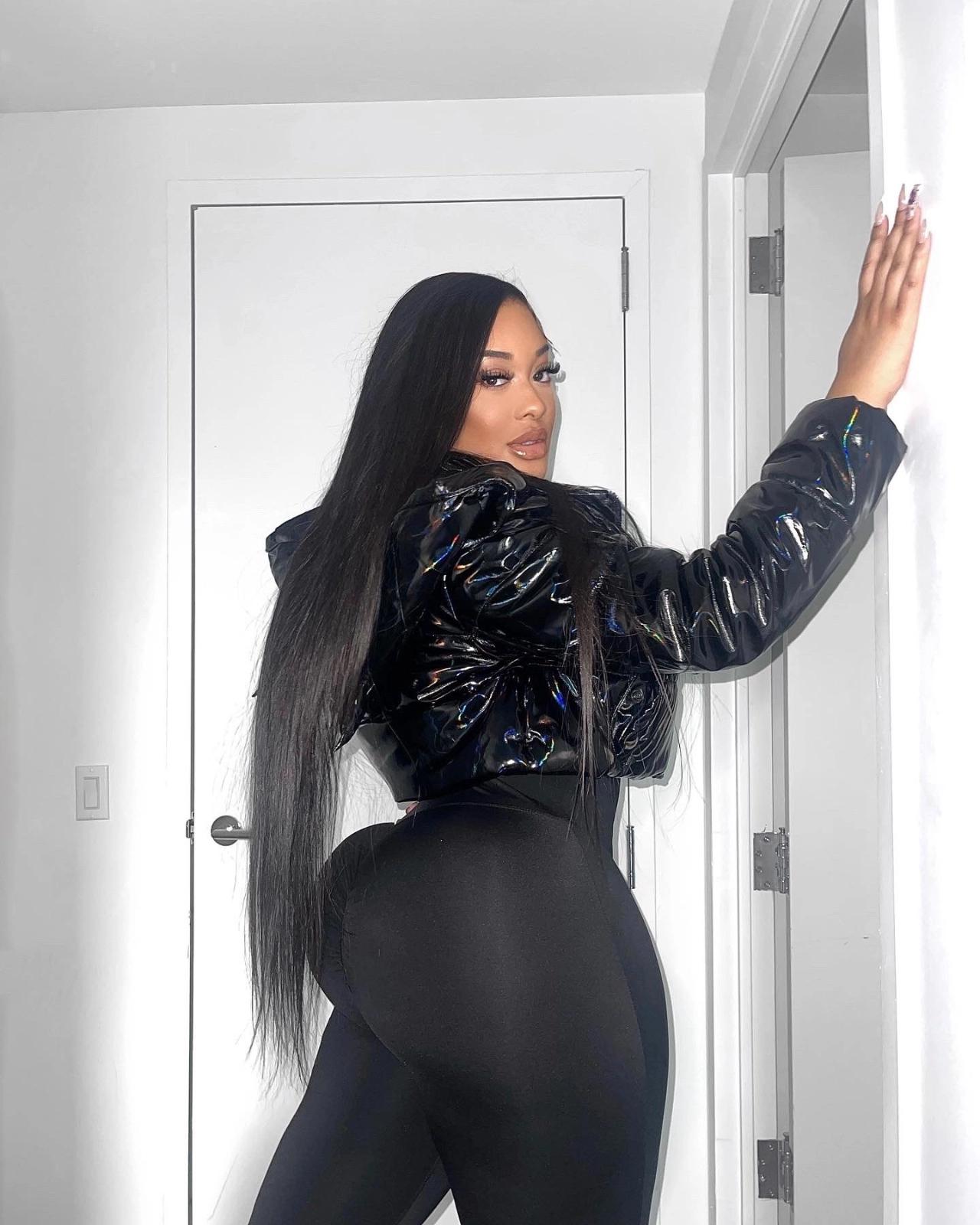 I’m a professional hooker and I’m independent available for out call and in call I’m a professional hooker and I’m independent available for out call and in call