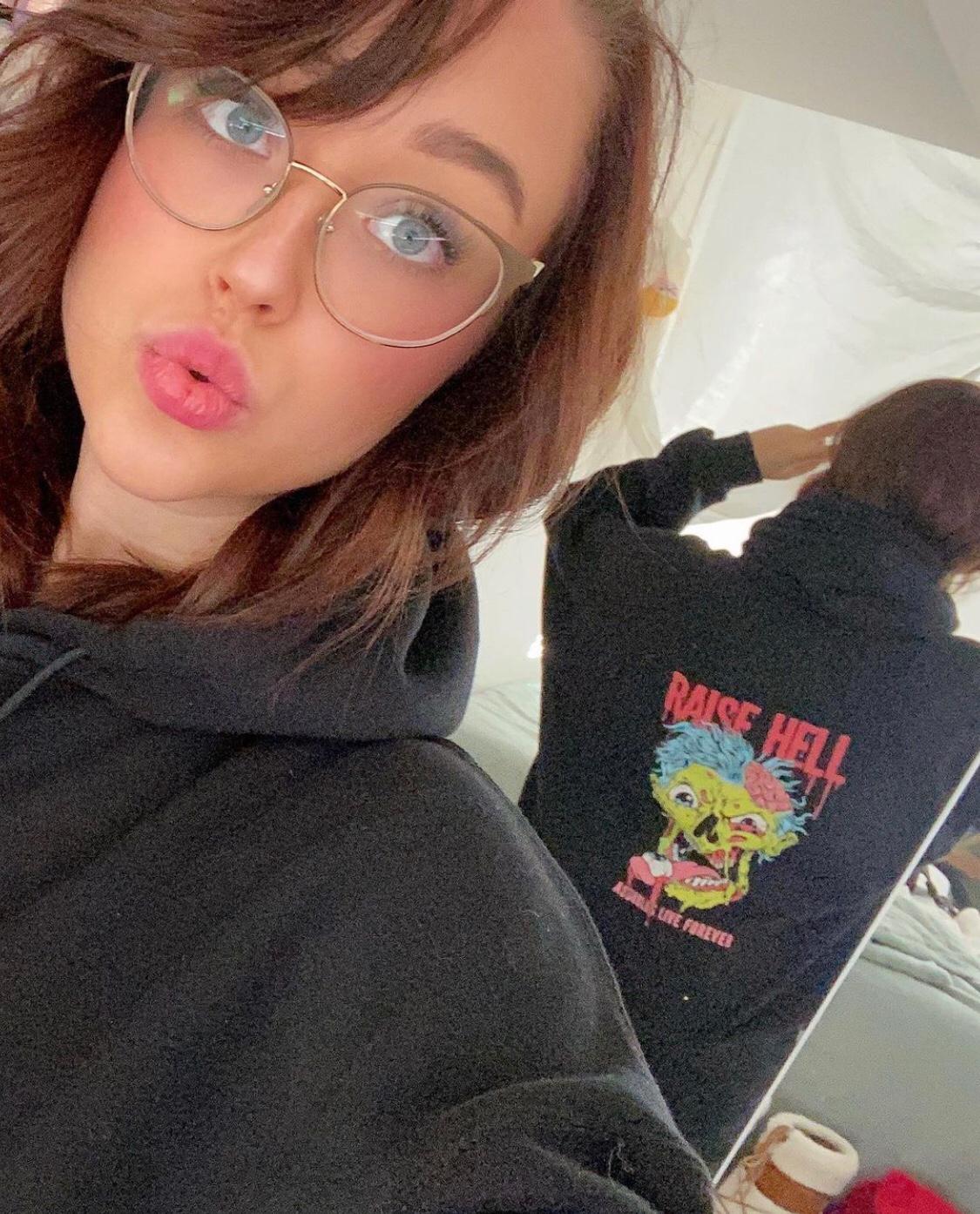 If you down for sex or Bj message me on Snapchat Vera serah If you down for sex or Bj message me on Snapchat Vera serah