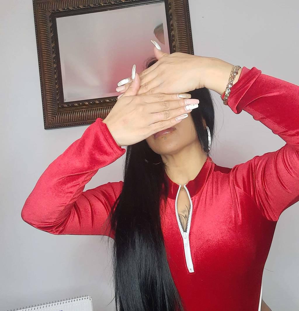 Québécoise mix Italiancome put urin my and pu**y Québécoise mix Italiancome put urin my and pu**y