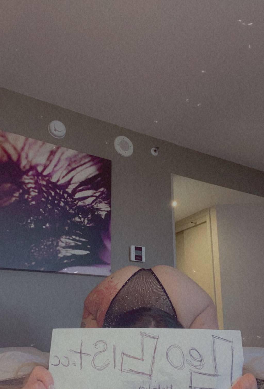 HIGHLY REVIEWED DOWNTOWN BIG LIPS FAT PU$$Y HIGHLY REVIEWED DOWNTOWN BIG LIPS FAT PU$$Y