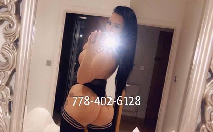 BOMSHELLSmoking Hot Baby DollReady to Party! BOMSHELLSmoking Hot Baby DollReady to Party!