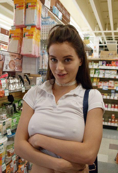 Come and let me give you a sweet treat π¦π₯°π Come and let me give you a sweet treat π¦π₯°π