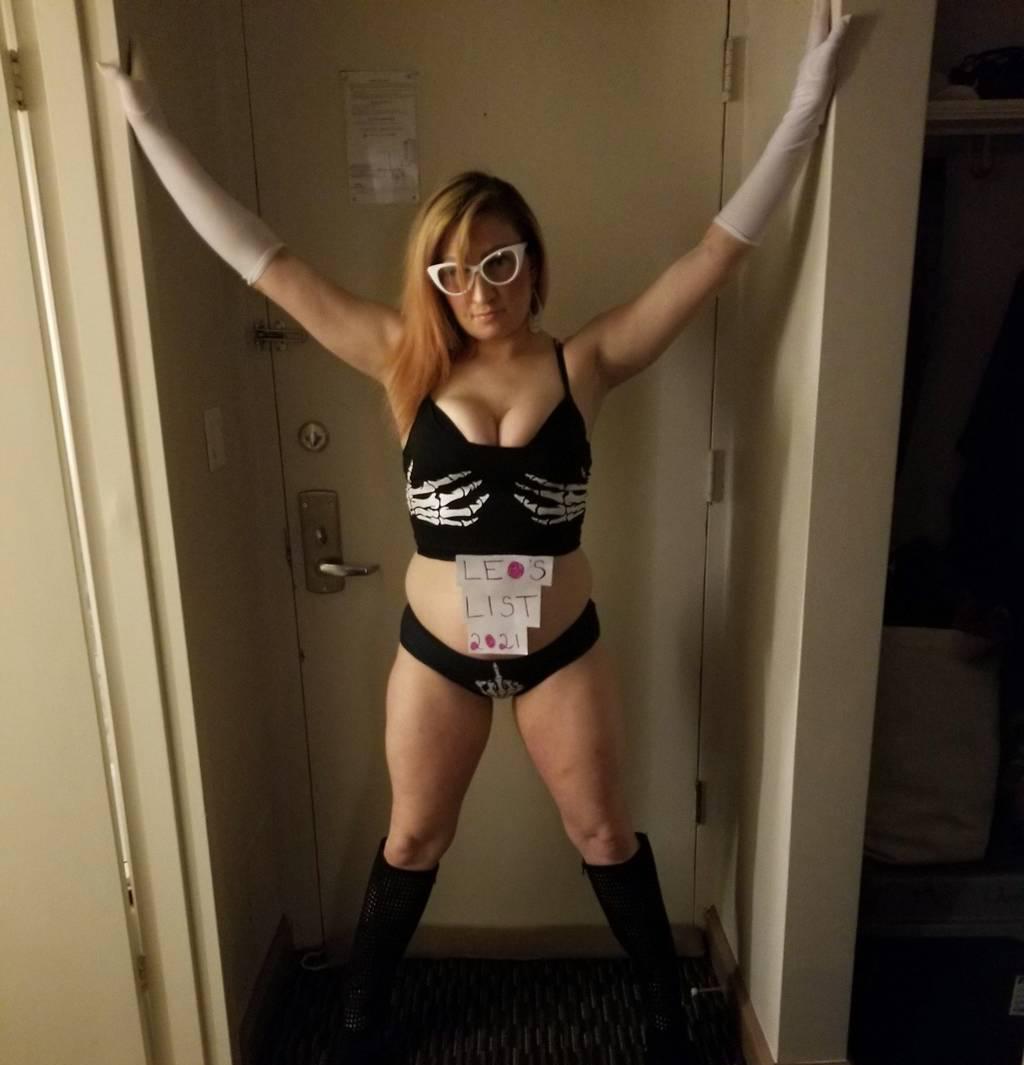 MytricksnDDswillleaveubeggingonyourknees MytricksnDDswillleaveubeggingonyourknees