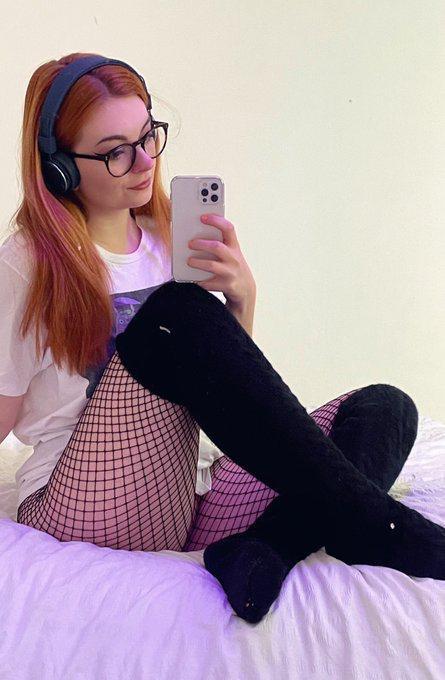 LET ME TASTE YOUR DICK DADDY___AVAILABLE LET ME TASTE YOUR DICK DADDY___AVAILABLE