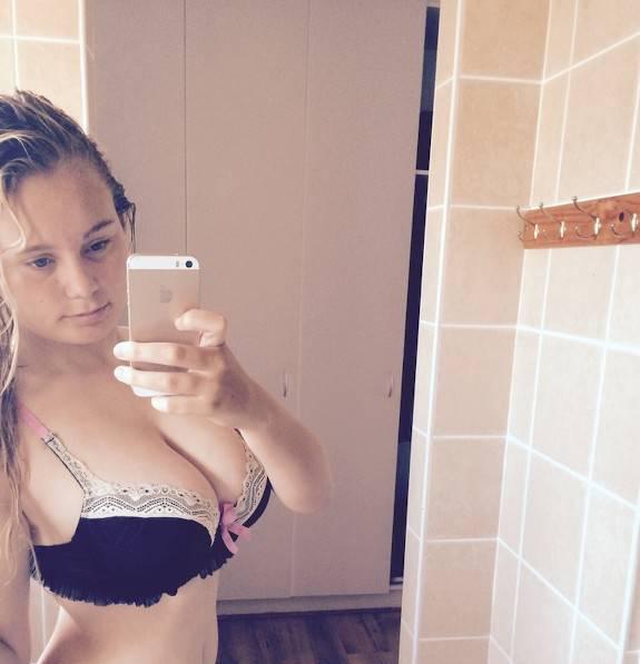 Sexy Blonde Teen... Online play/Snapchat/Facetime Sexy Blonde Teen... Online play/Snapchat/Facetime