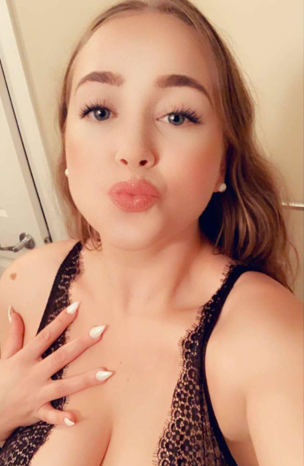 VOLUPTUOUS BLONDE $QUIRTER! AMAZING CURVES!! VOLUPTUOUS BLONDE $QUIRTER! AMAZING CURVES!!