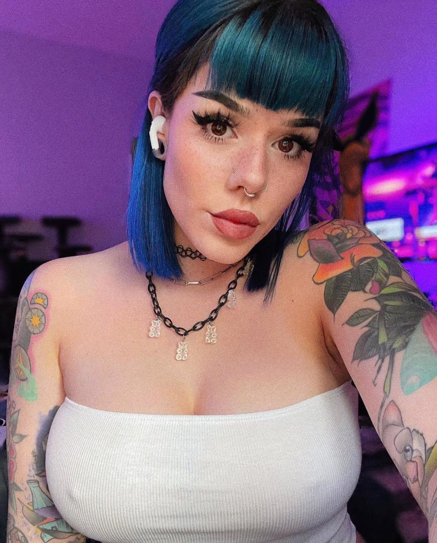 I’m available for hook up incall and outcall I’m available for hook up incall and outcall