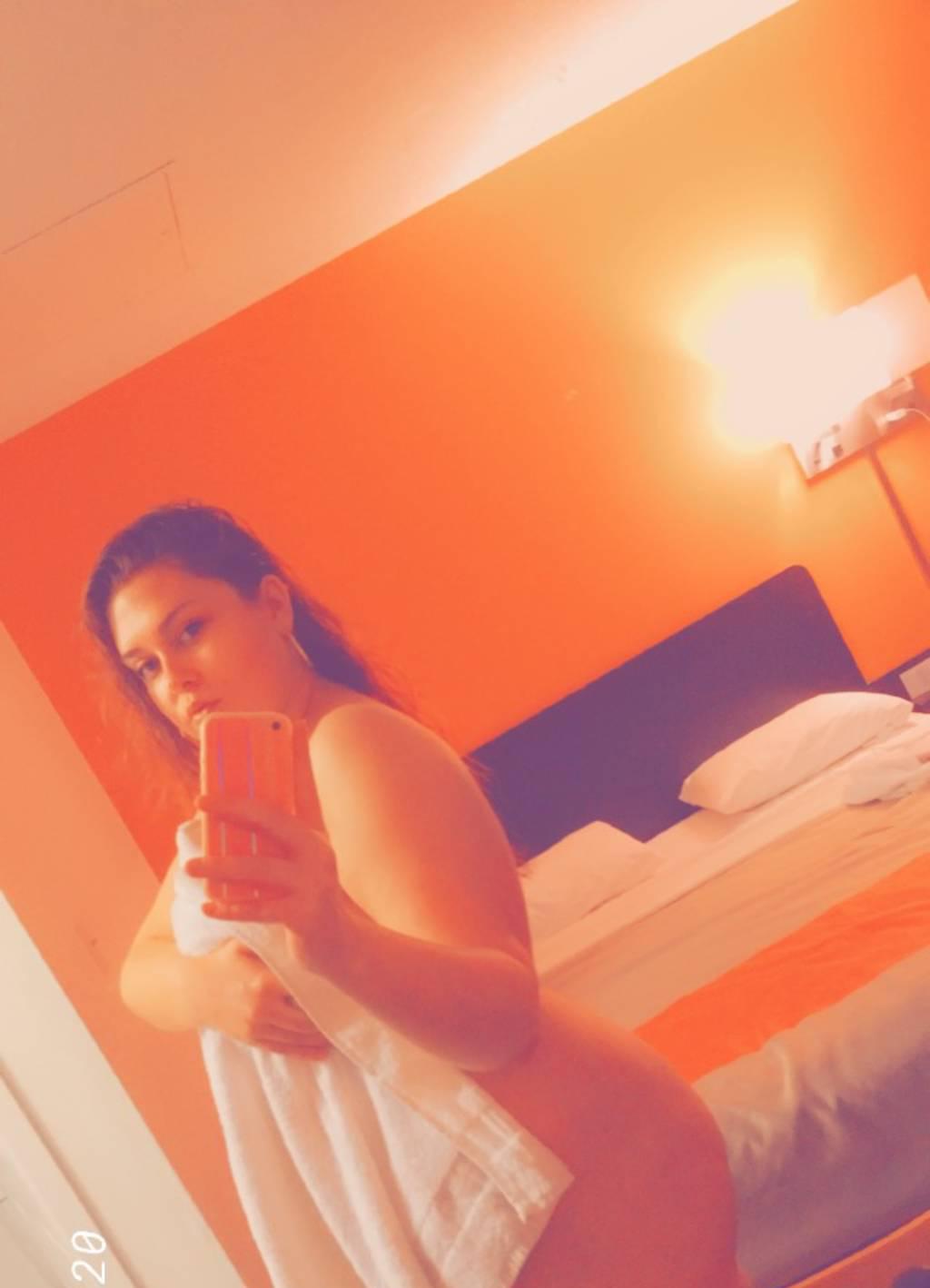 Come play!! I’ll keep you warm !! Come play!! I’ll keep you warm !!