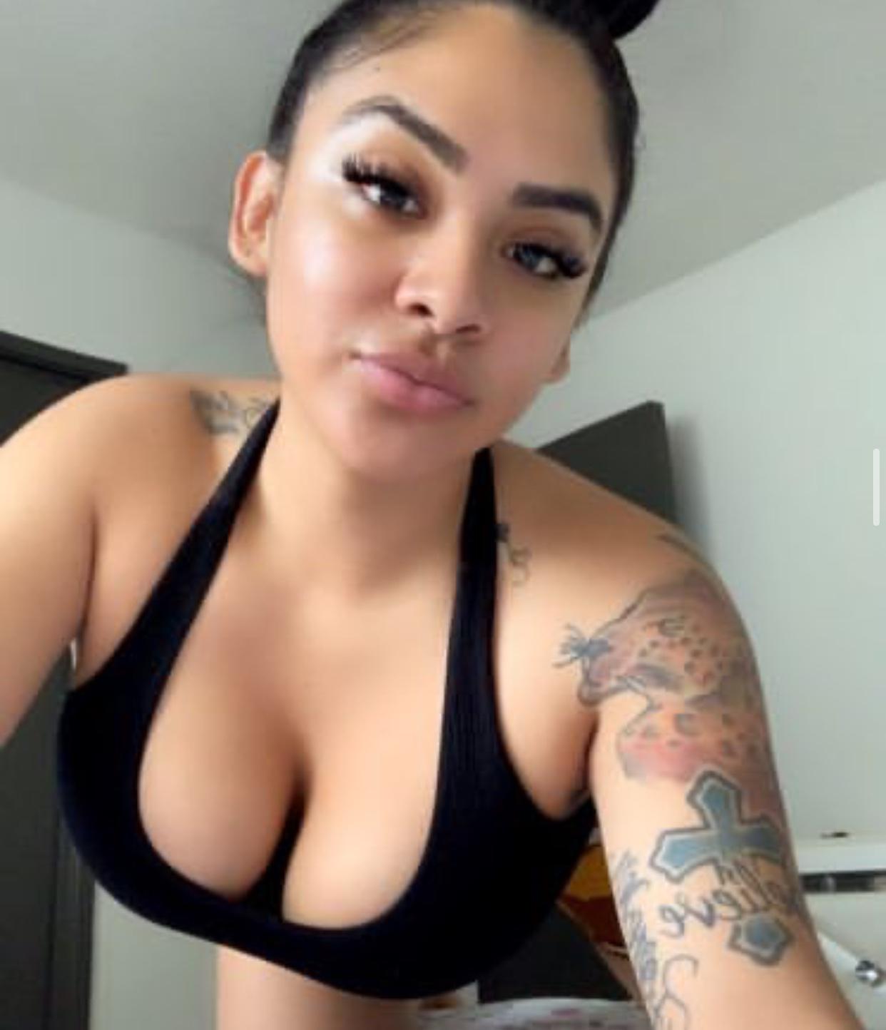 READY TO HAVE A GOOD 😋TIME WITH MY WET 💦Pussy HIT ME UP NOW I’M AVAILABLE... READY TO HAVE A GOOD 😋TIME WITH MY WET 💦Pussy HIT ME UP NOW I’M AVAILABLE...