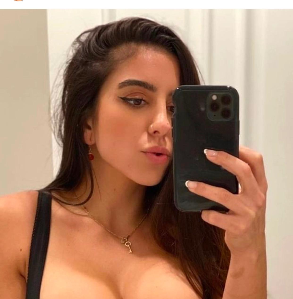 Iβm available for hook up and escort services ππΈππ Iβm available for hook up and escort services ππΈππ