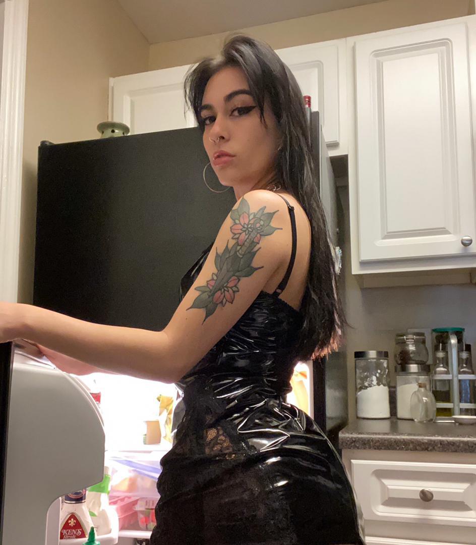 Sexy and nasty girl down for fun Sexy and nasty girl down for fun