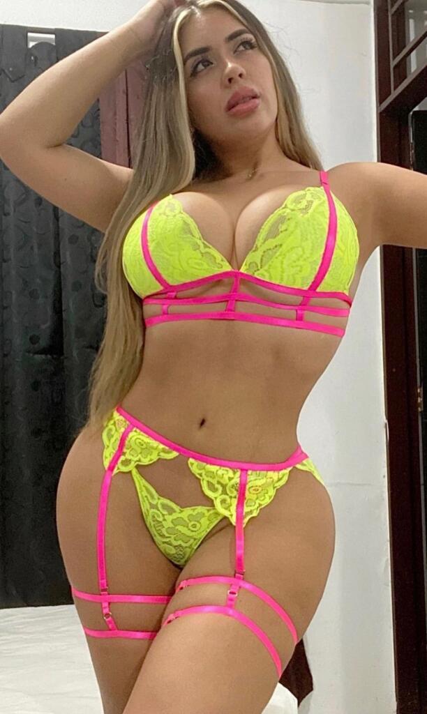 3233598378 latina staff available OPEN LATE 3233598378 latina staff available OPEN LATE