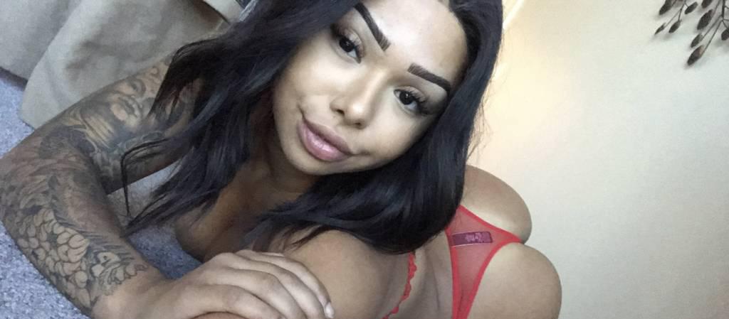 Thick mixed beautys last night in town cum play Thick mixed beautys last night in town cum play