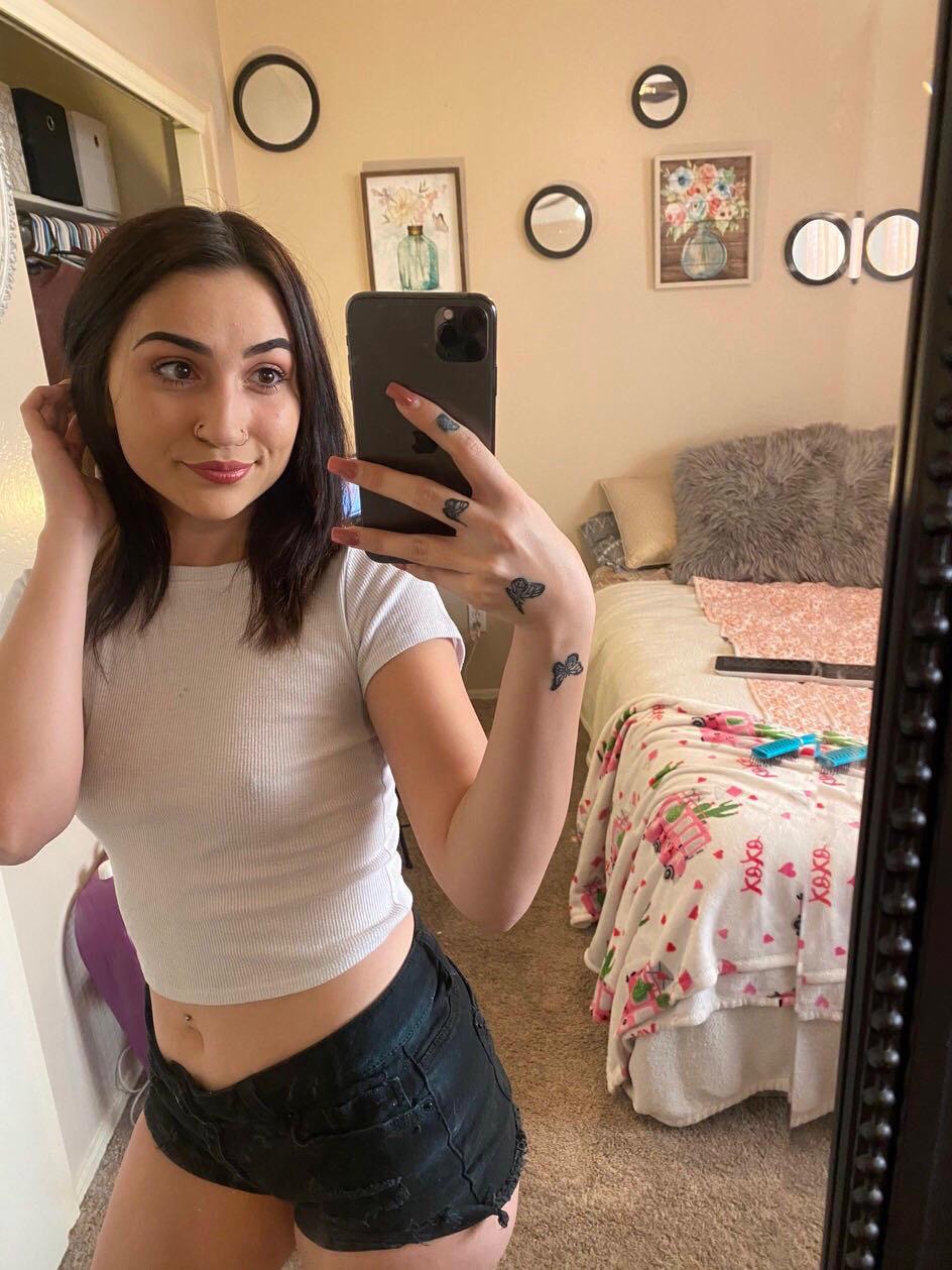 Hey babe let’s fuck Hey babe let’s fuck