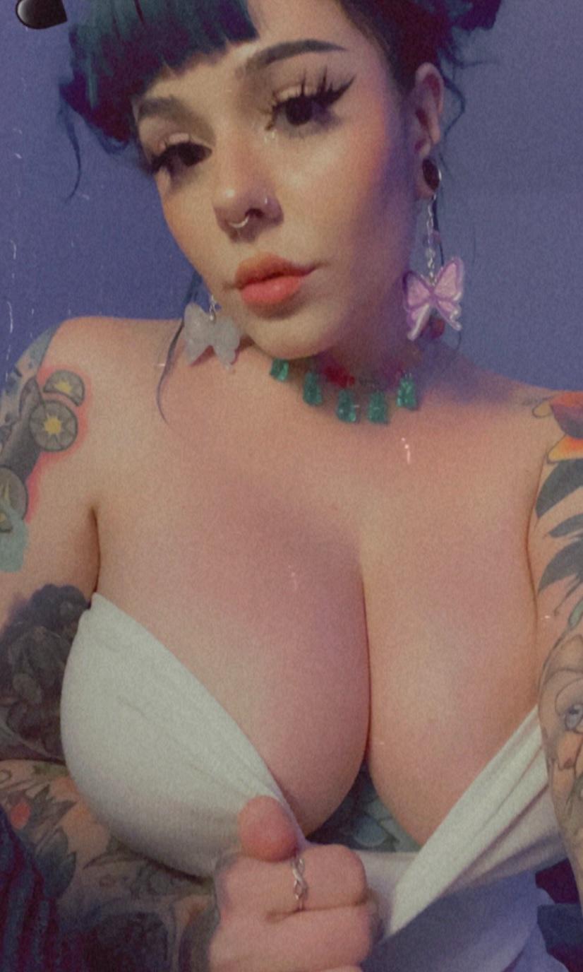 Iโm down and ready to fuck ๐ฆ๐ Iโm down and ready to fuck ๐ฆ๐