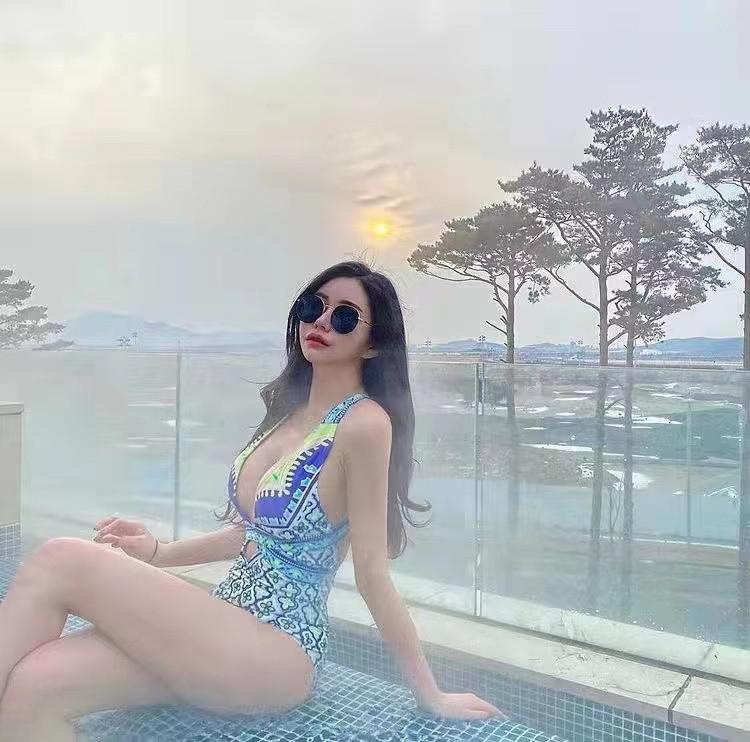 ߒindependent girl in Rowland Heights ߒindependent girl in Rowland Heights