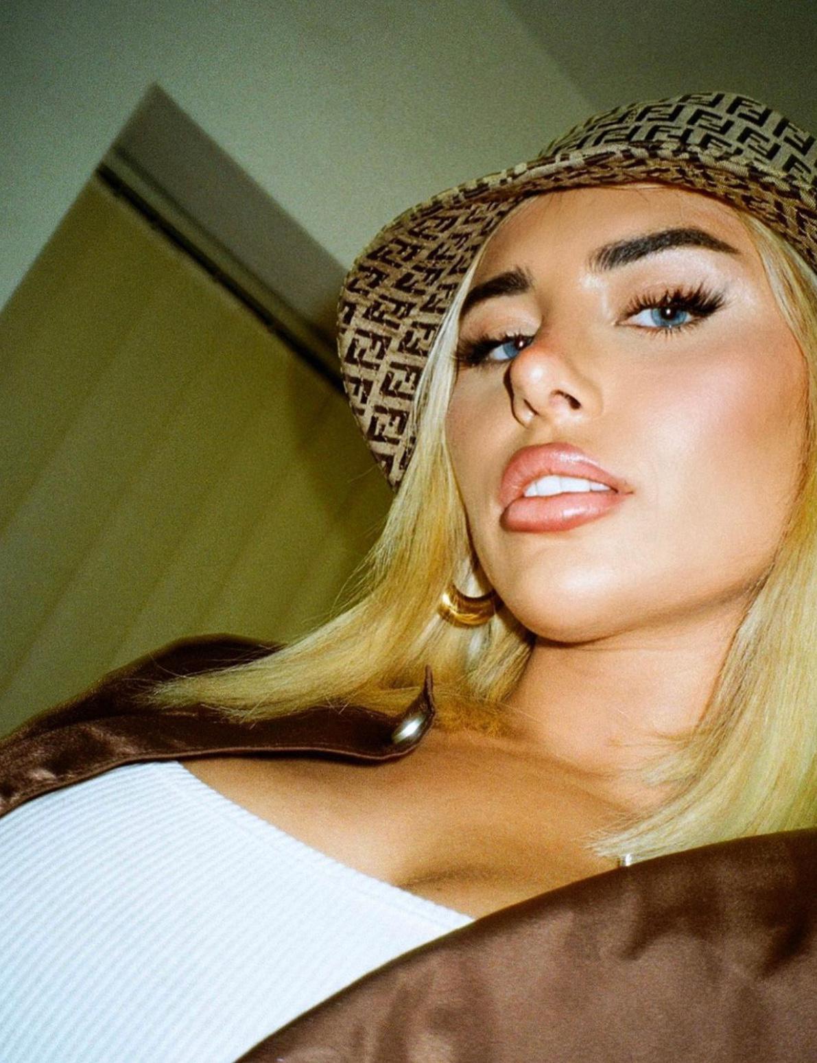 Christmas bonus will be 50% 😀discount of the initial rate ❤️🤤💯🤤 Christmas bonus will be 50% 😀discount of the initial rate ❤️🤤💯🤤