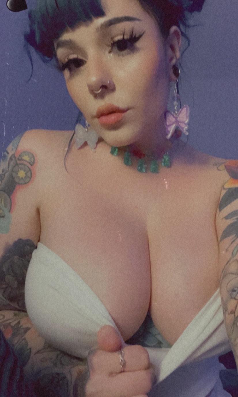 Iโm down and ready to fuck ๐ฆ๐ Iโm down and ready to fuck ๐ฆ๐