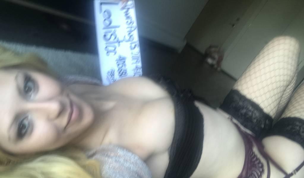 New Incall Location!! $140/hh $200/hr Available Now New Incall Location!! $140/hh $200/hr Available Now