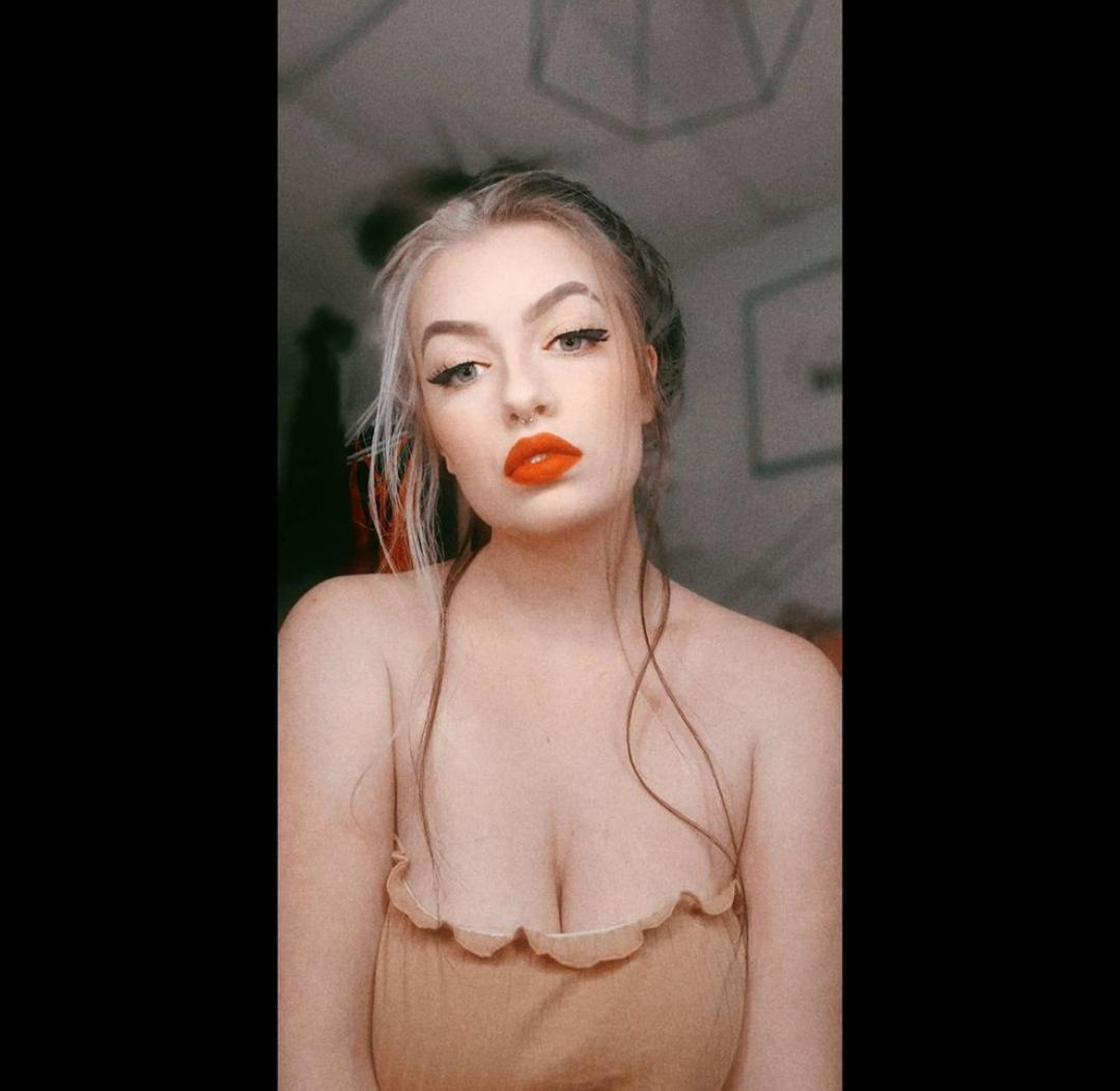 Available for hook up send me a text if interested Available for hook up send me a text if interested