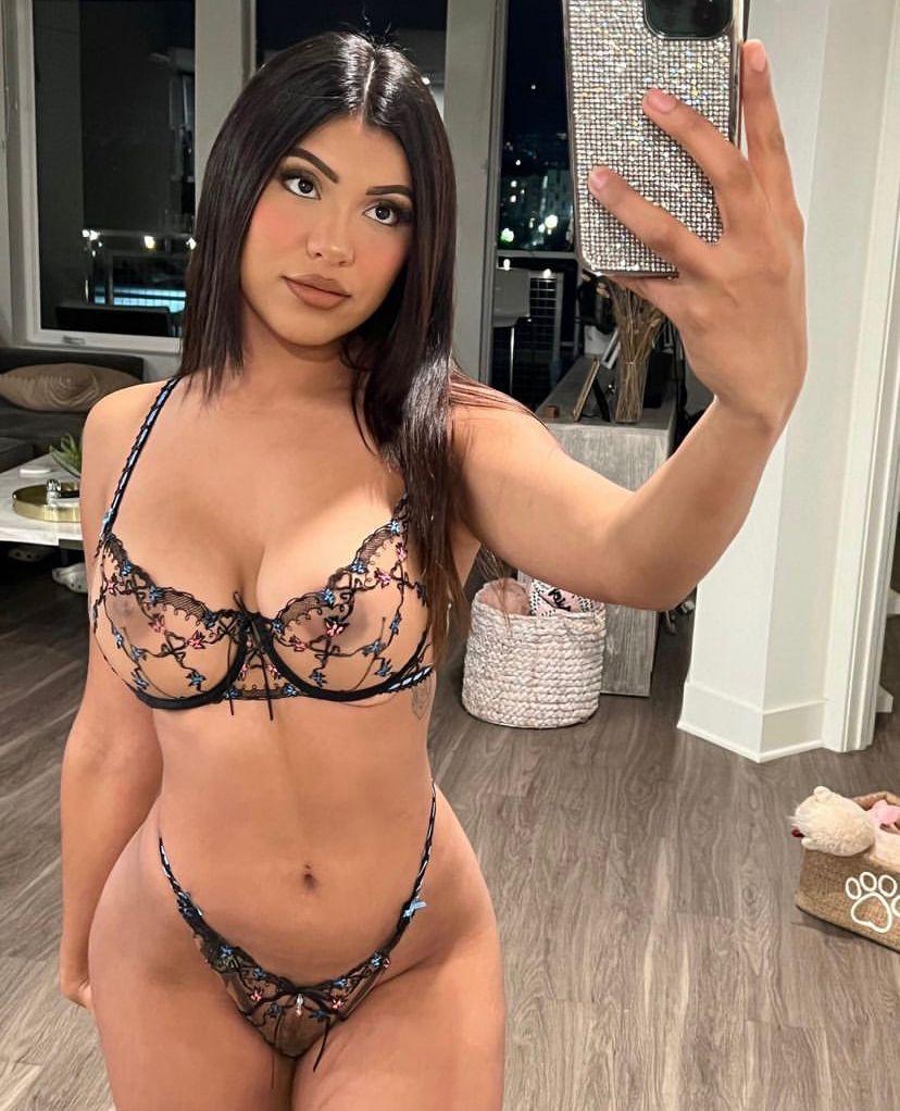 I’m available for you baby,sexy and beautiful,hmu on snap 👻 @ Smithkate0 I’m available for you baby,sexy and beautiful,hmu on snap 👻 @ Smithkate0