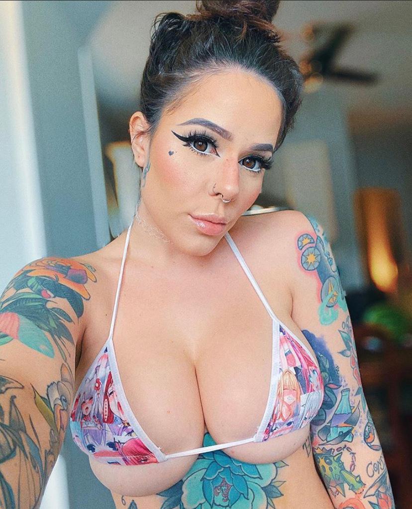 Escort available for hook up Escort available for hook up