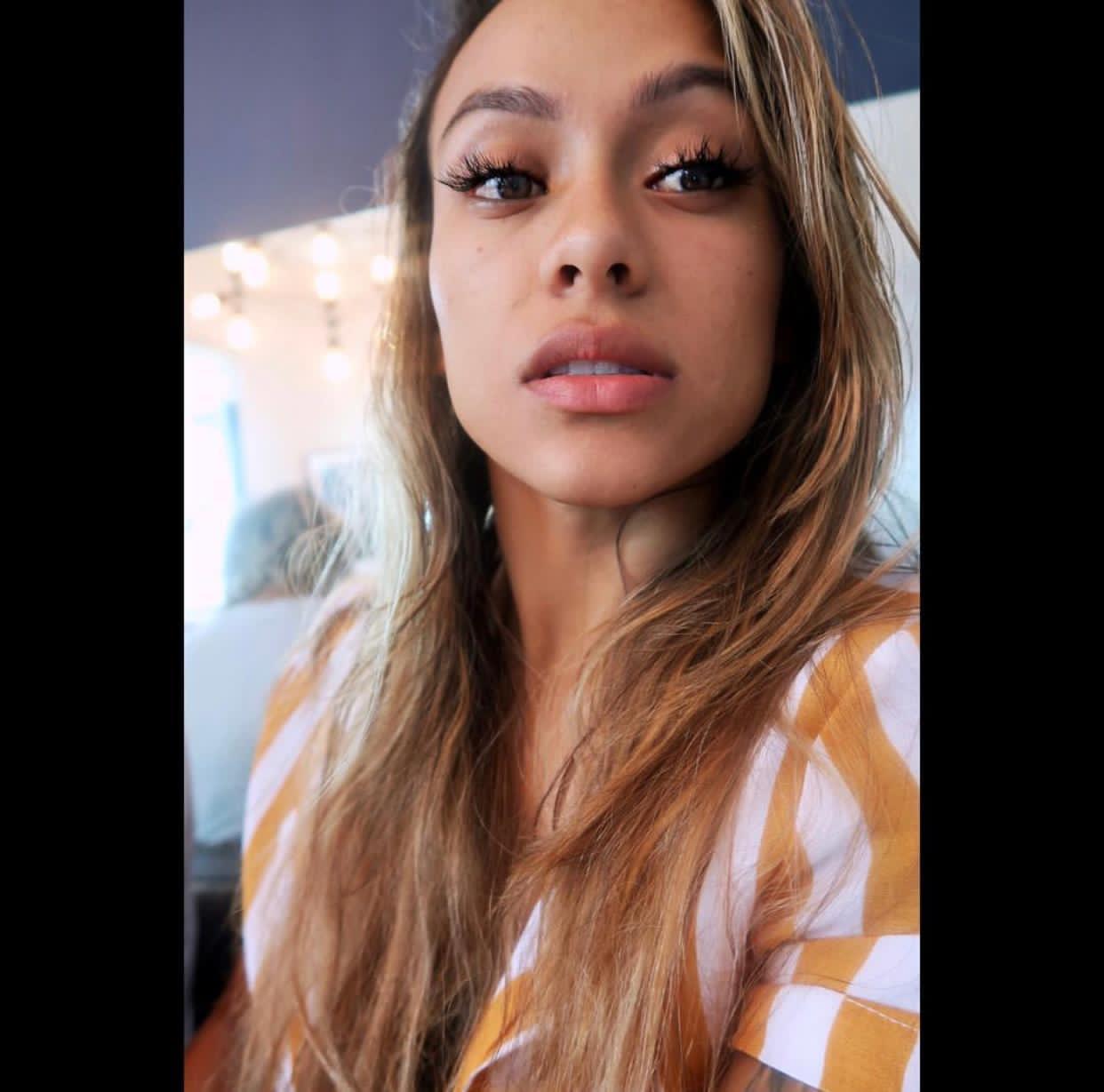 Hangout & Date Hangout & Date