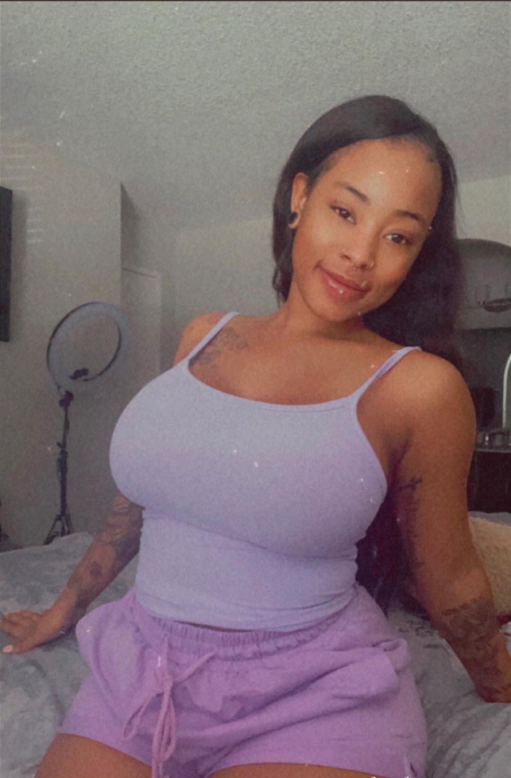 HOOKUPS AND CHILL ππ¦. SNAP @ V_valle2808 HOOKUPS AND CHILL ππ¦. SNAP @ V_valle2808