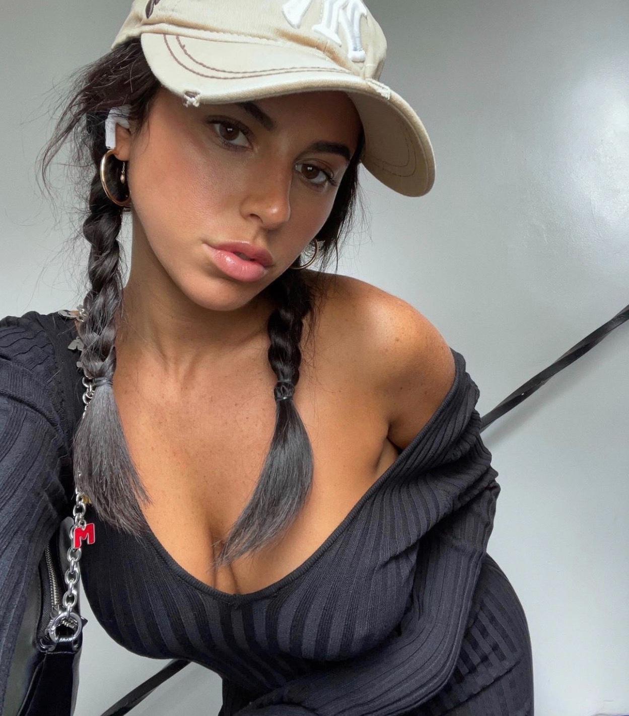 The New Sexy Sugar Girl🤤 in Town, I am available to fulfill your wildes 💕 The New Sexy Sugar Girl🤤 in Town, I am available to fulfill your wildes 💕