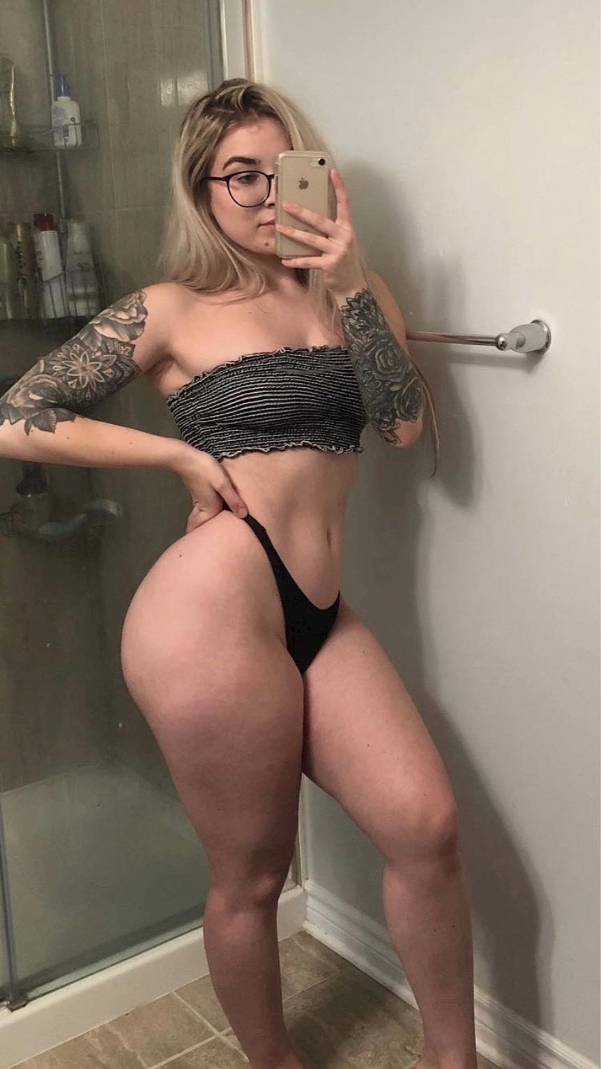 I’m down and ready to fuck 💦🍆 I’m down and ready to fuck 💦🍆