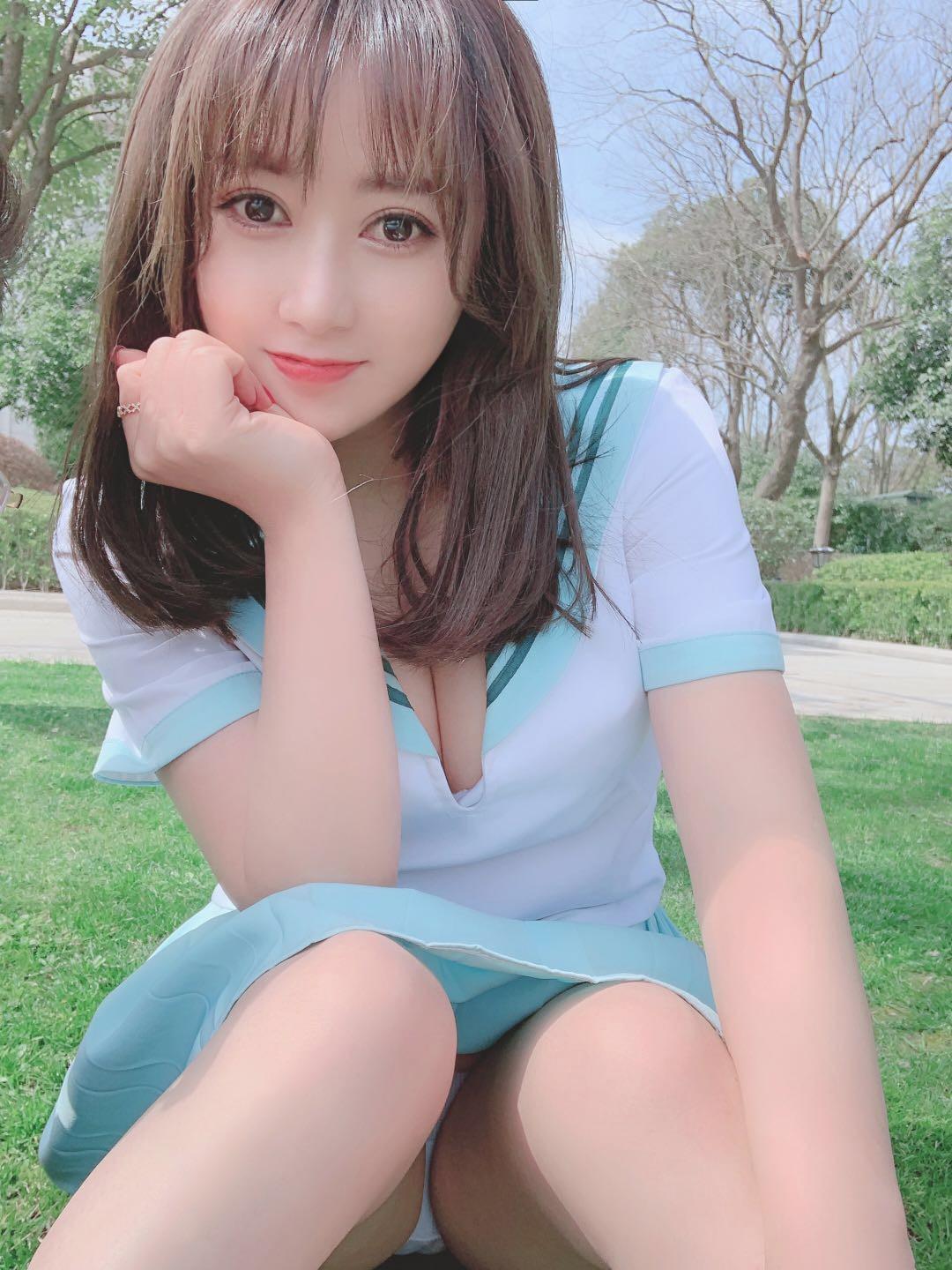 B2B TouchingBody RubHigh Quality Sensual massage from a Sex hot Asian Girl ! B2B TouchingBody RubHigh Quality Sensual massage from a Sex hot Asian Girl !