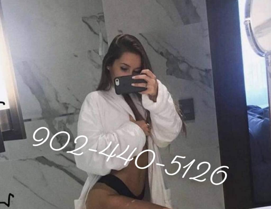 ALyy , The frenchii GiiRL . CASH ONLY ALyy , The frenchii GiiRL . CASH ONLY