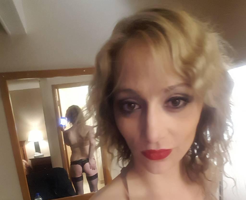 Destiny Markson......outcall tonight xoxo let's get weird Destiny Markson......outcall tonight xoxo let's get weird