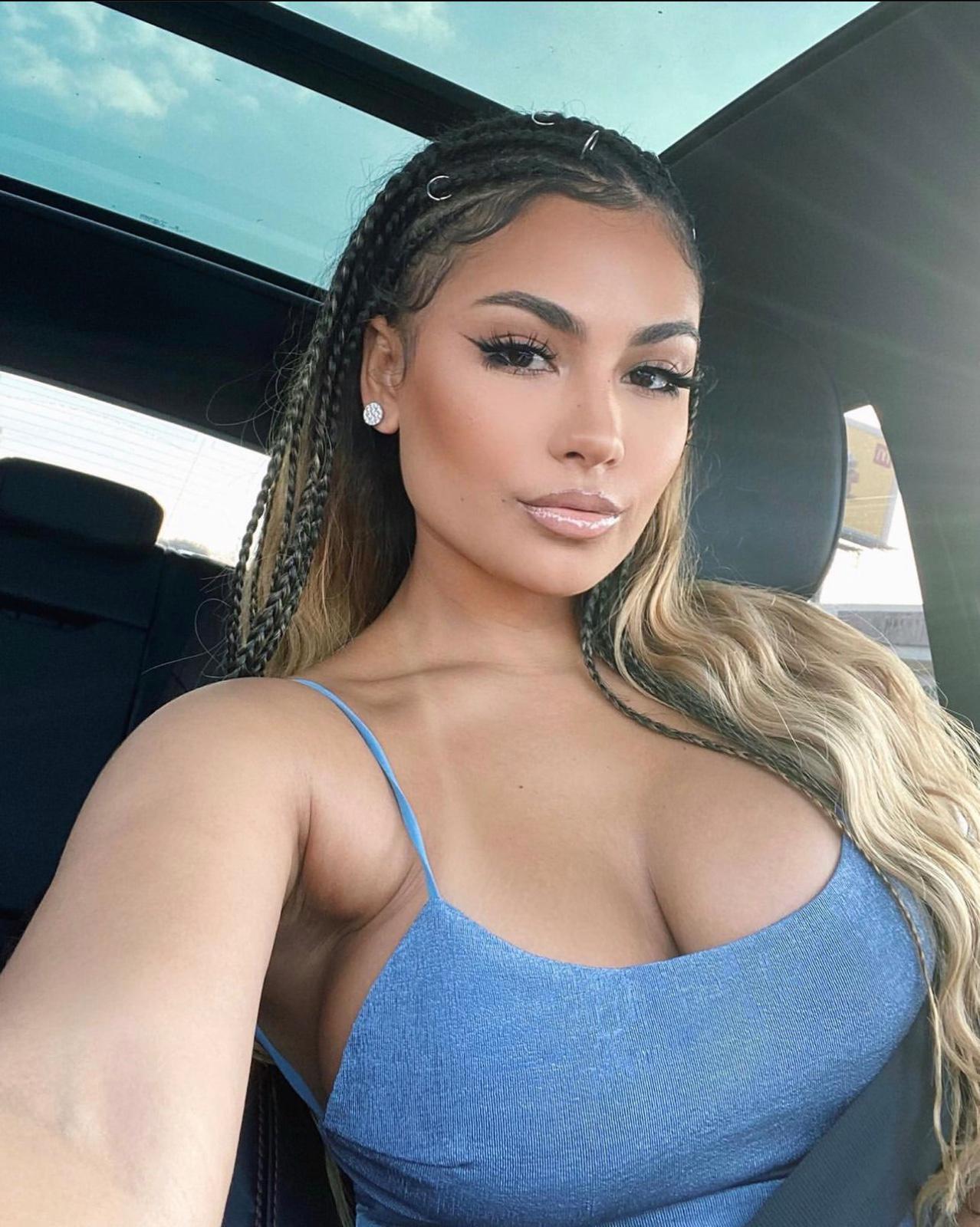LOOKING🍭4🍬D🍦SWEETEST🍼MILKY💦JUICY🌧WET🍇**🍓SEND A DM LOOKING🍭4🍬D🍦SWEETEST🍼MILKY💦JUICY🌧WET🍇**🍓SEND A DM