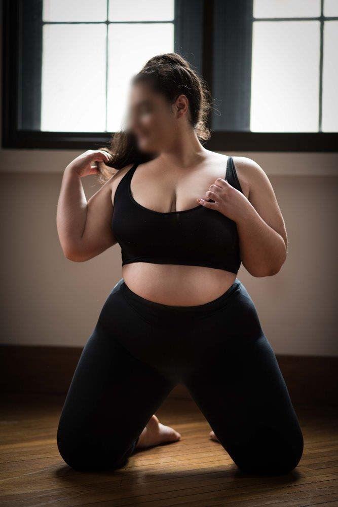 Cute, curvy GF here for your pleasure Cute, curvy GF here for your pleasure