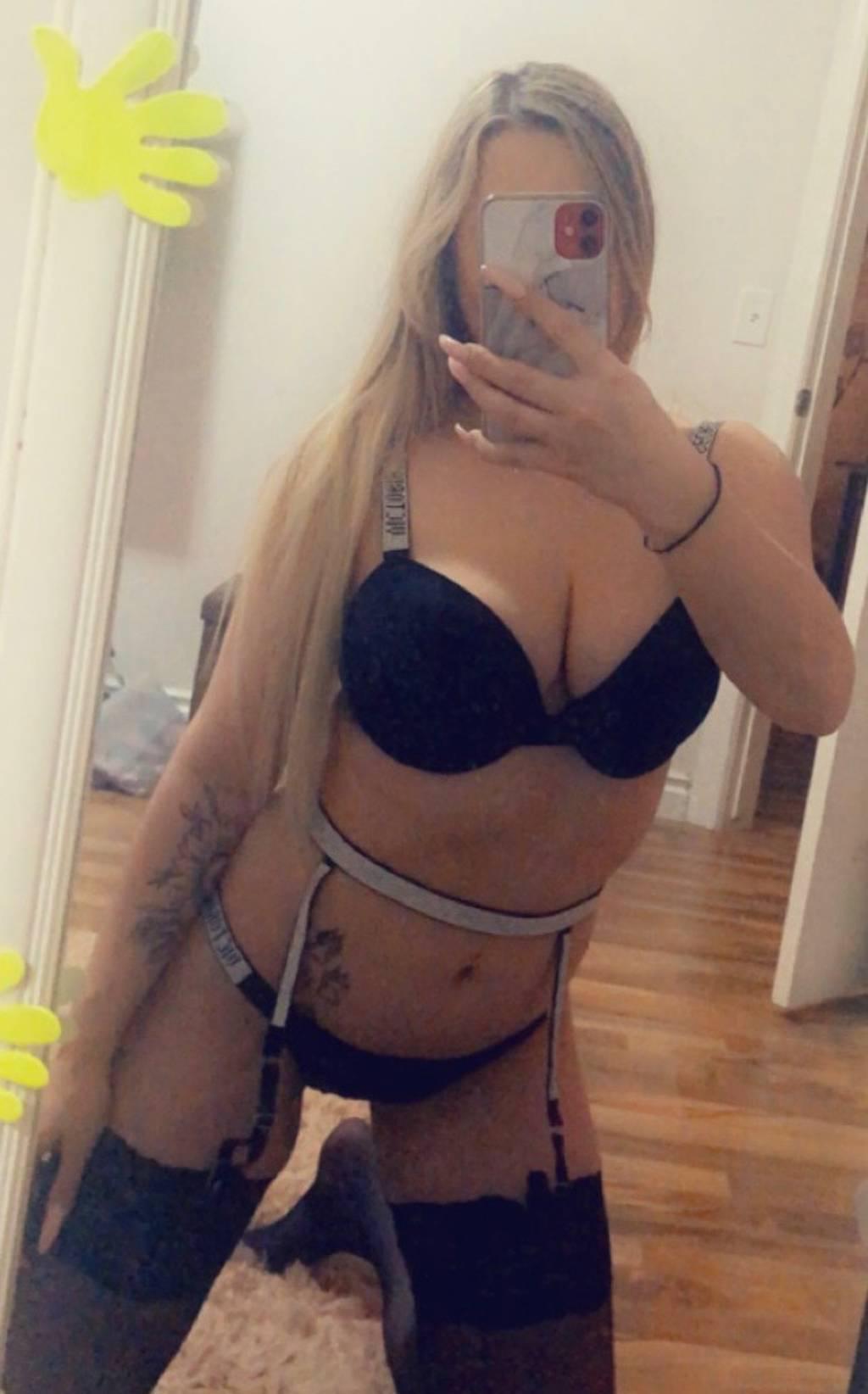 Beautiful tiny bombshell Coming soon!! Beautiful tiny bombshell Coming soon!!