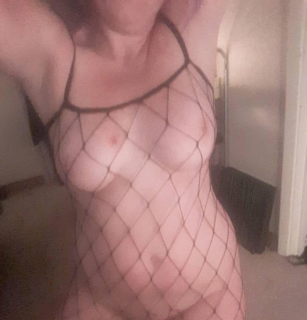 sweet cherry candy ..**out/incall special/party friendly** sweet cherry candy ..**out/incall special/party friendly**