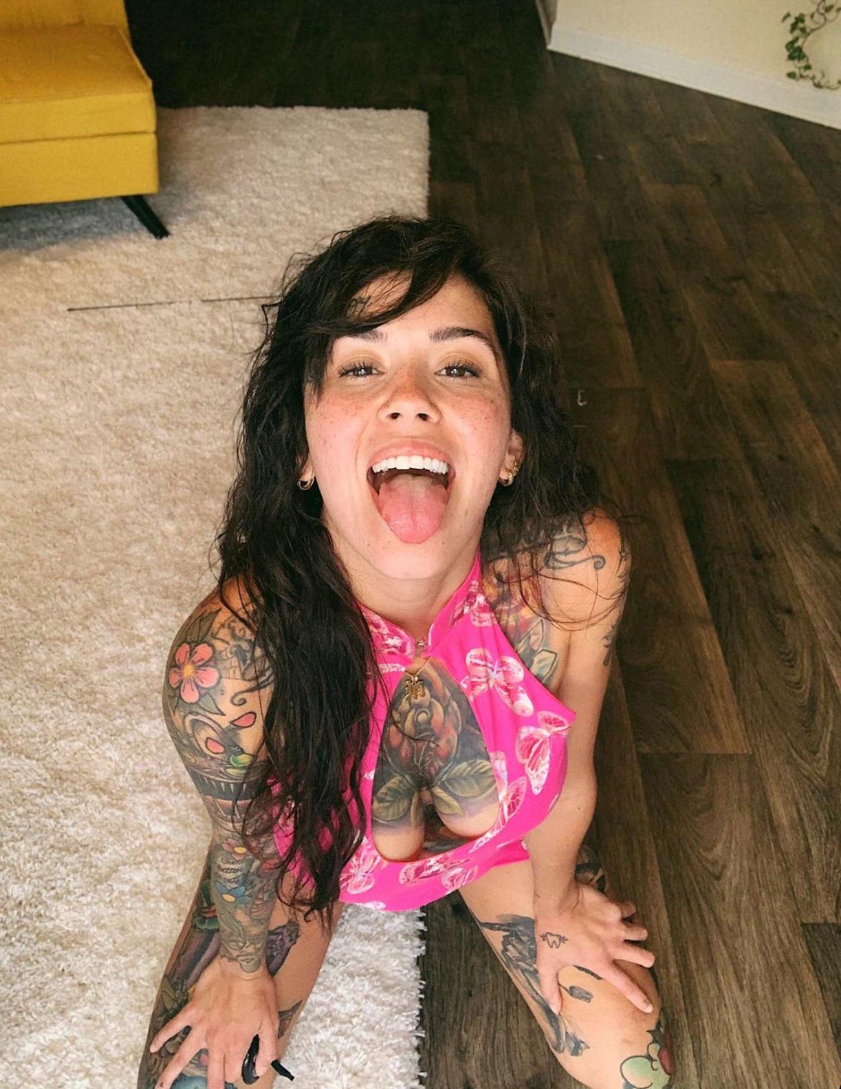 Available for hook up I’m clean and wild in bed Available for hook up I’m clean and wild in bed