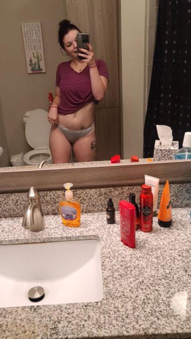 I’M HOT AND READY TO BE FUCKED🍆🍑💦 I’M HOT AND READY TO BE FUCKED🍆🍑💦