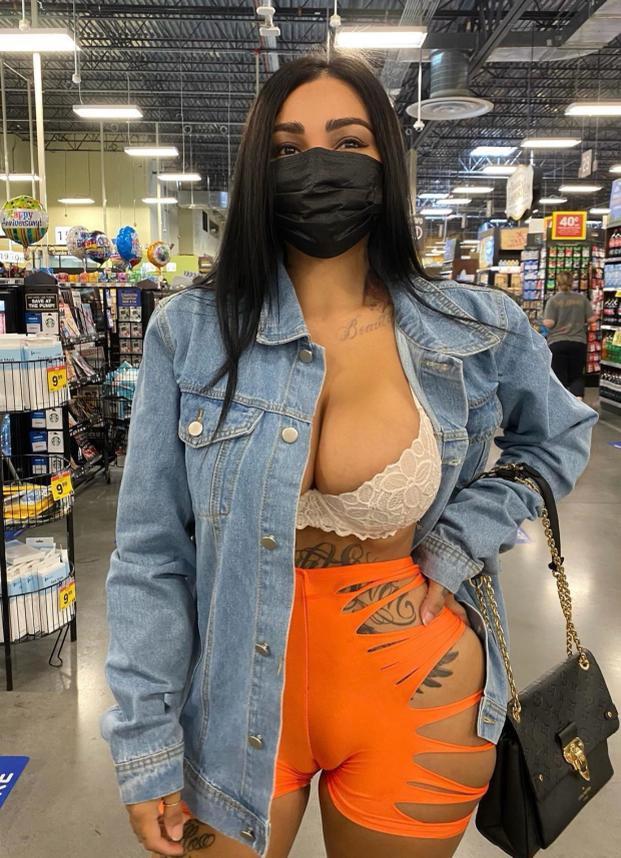 Am available for both incall and outcall hookup HMU Snapchat Emilyjonnes2021 Am available for both incall and outcall hookup HMU Snapchat Emilyjonnes2021