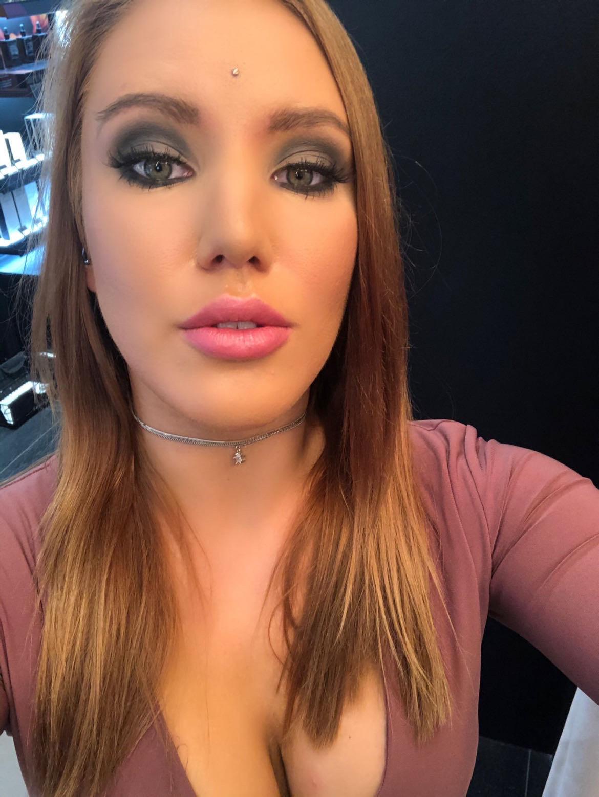 AVAILABLE FOR HOOKUP 🥰🥰 AVAILABLE FOR HOOKUP 🥰🥰