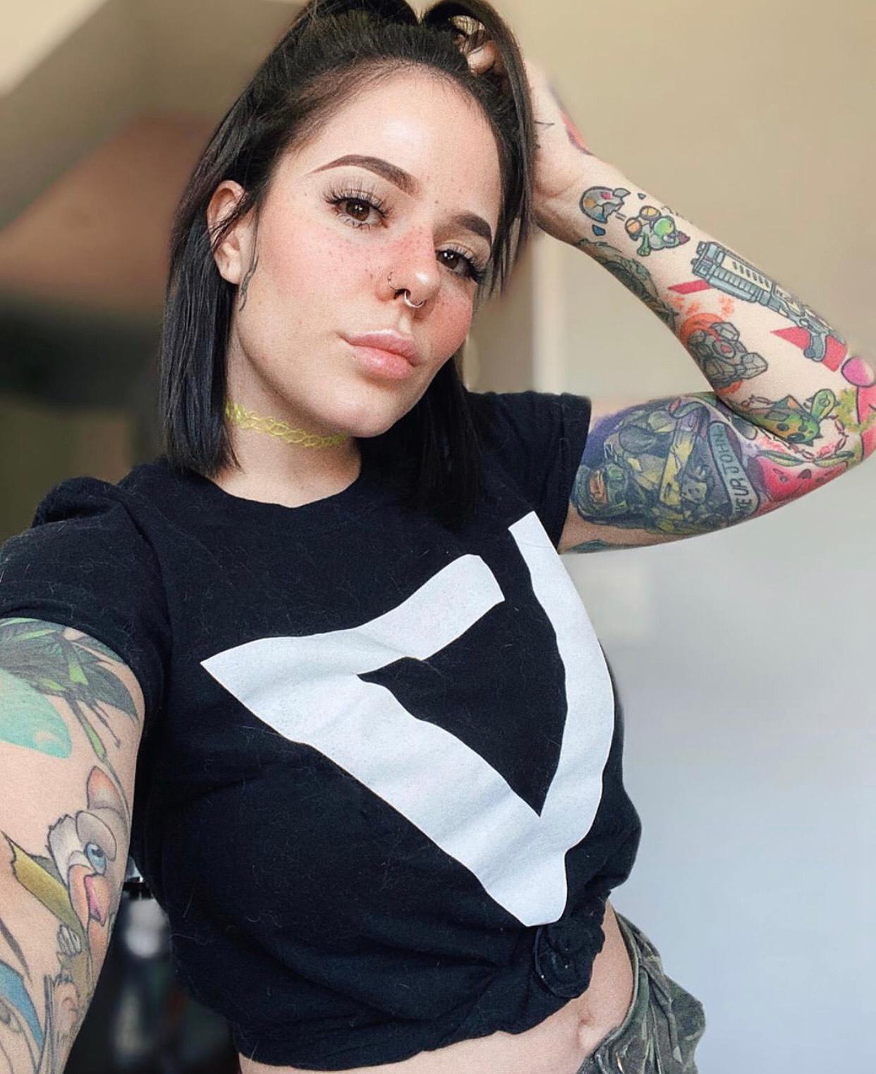 Are you stressed and need Some hot reliever? I’m a horny mature girl, I love sq Are you stressed and need Some hot reliever? I’m a horny mature girl, I love sq