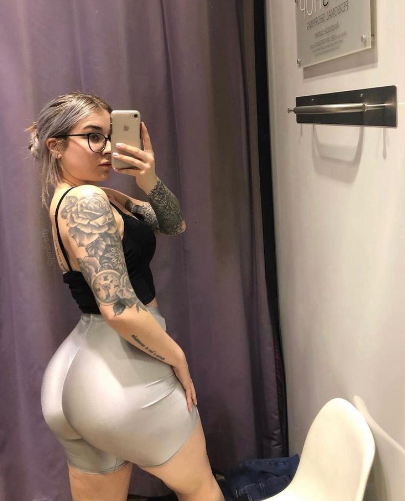 Iβm available for real hookups πππ¦ Iβm available for real hookups πππ¦