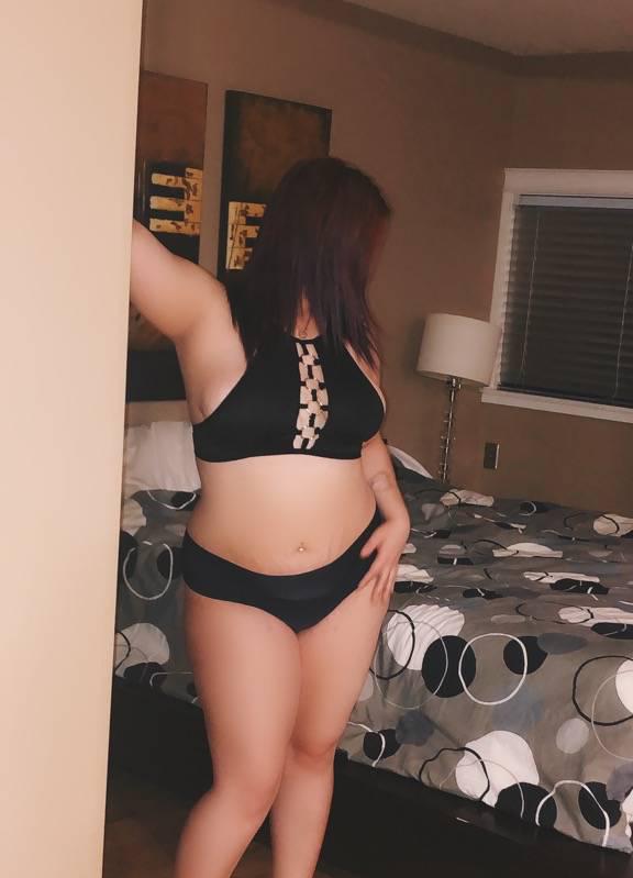 OUTCALL Put me on my knees kinky B.B.W party friendly OUTCALL Put me on my knees kinky B.B.W party friendly