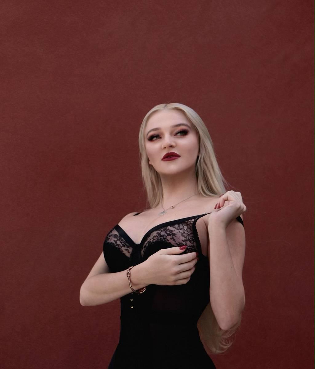 Oct.3-7 Karina Valentina-Your Sophisticated Russian Paramour Oct.3-7 Karina Valentina-Your Sophisticated Russian Paramour