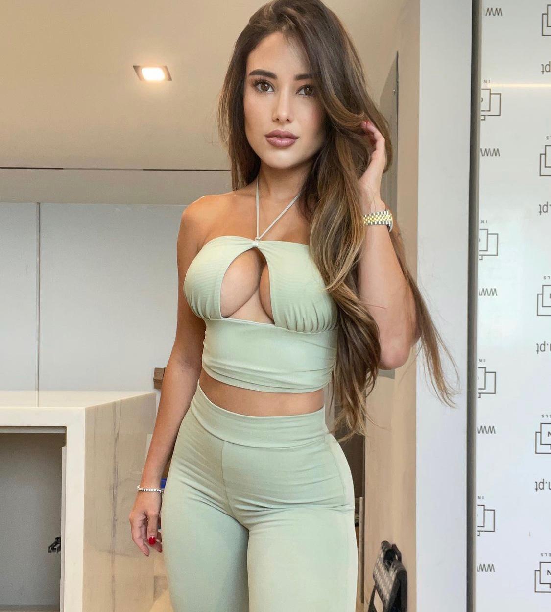 I’m available for incall and outcall I’m available for incall and outcall