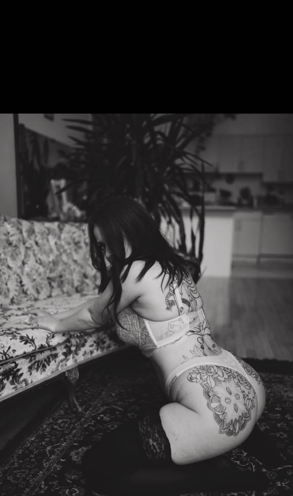 Blond girl next door, duos all night! Evie adair & Luna lace Blond girl next door, duos all night! Evie adair & Luna lace
