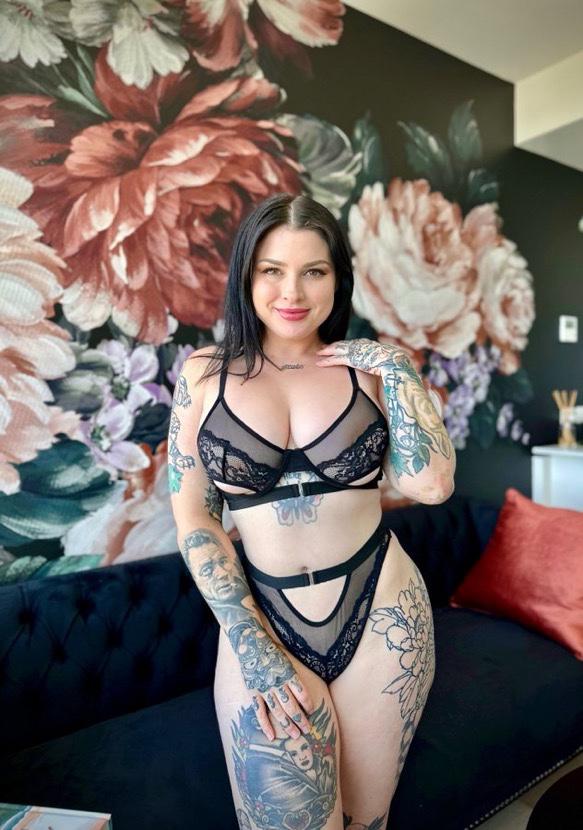 I am a professional hooker and i am independent available for hookup I am a professional hooker and i am independent available for hookup