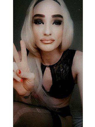 Aussie Trans Faye - HUNG TS VERS Aussie Trans Faye - HUNG TS VERS