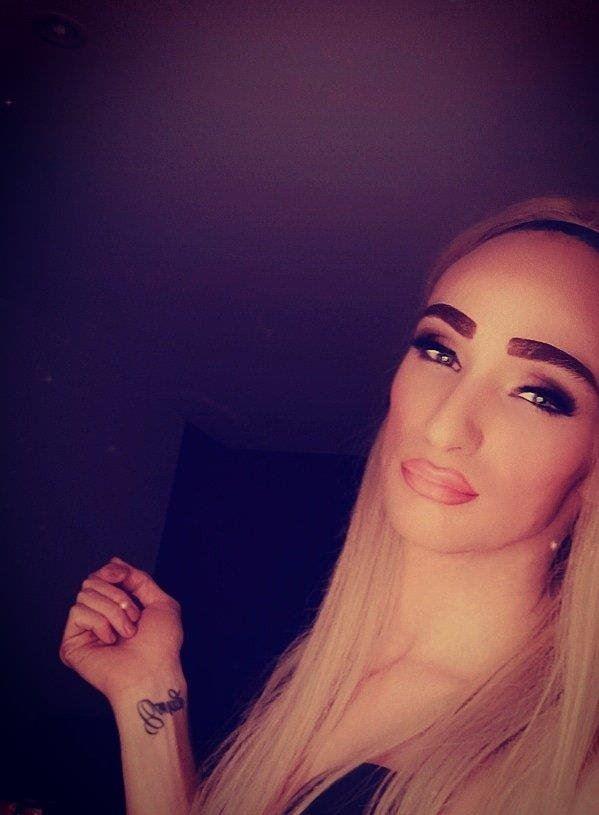 Aussie Trans Faye - HUNG TS VERS Aussie Trans Faye - HUNG TS VERS